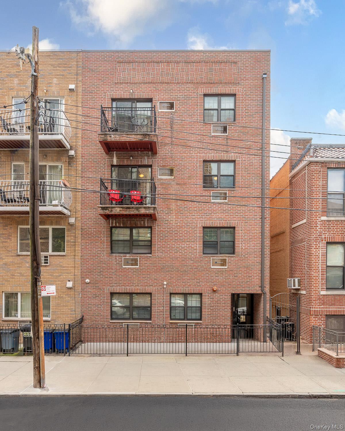 28-29 35th Street, Astoria, NY 11103