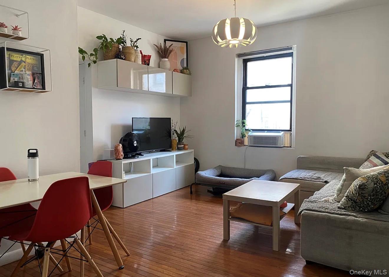 21-27 33rd Street, Apt 3-G, Astoria, NY 11105
