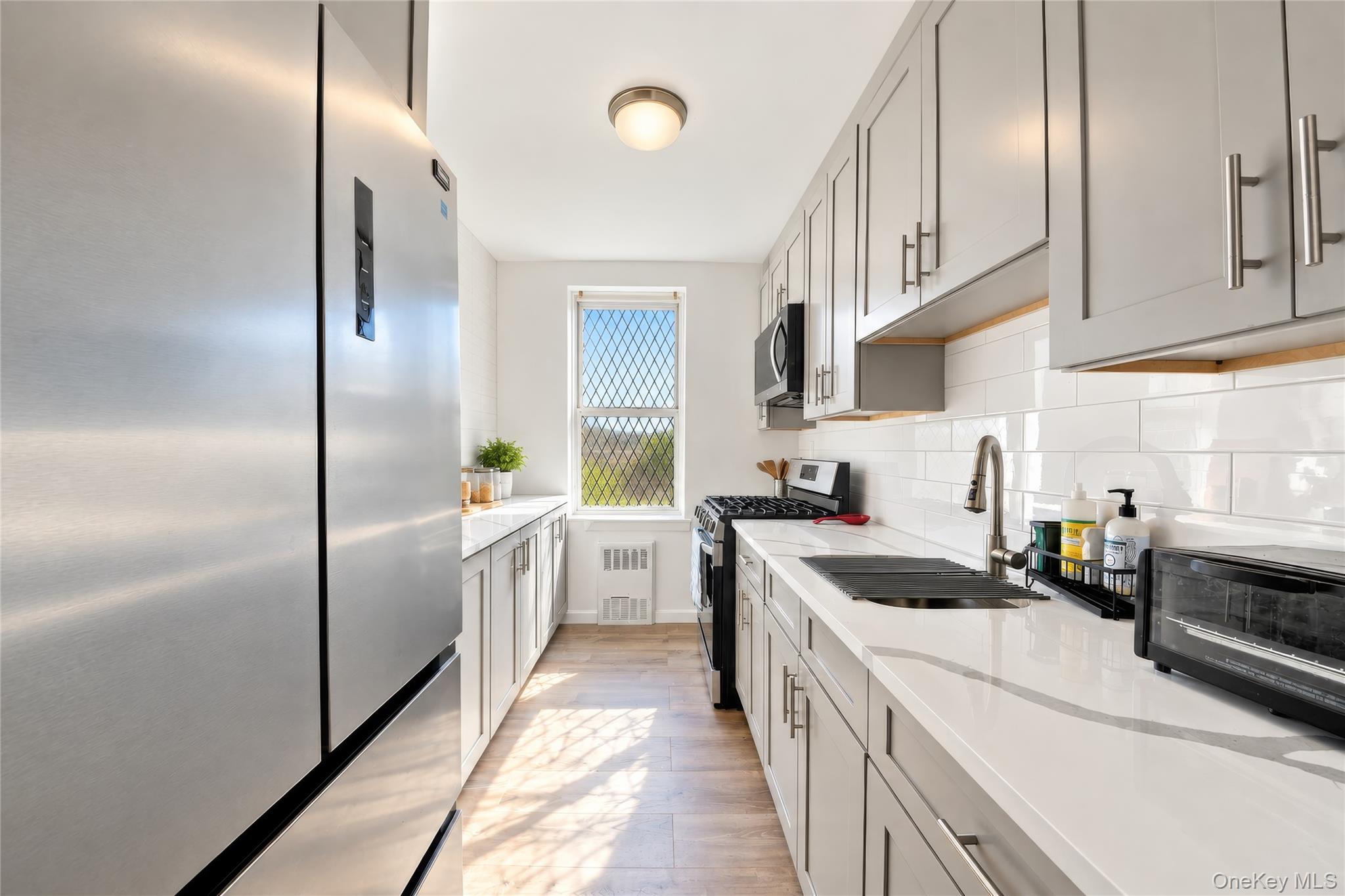 300 N Broadway, Apt 4-M, Yonkers, NY 10701