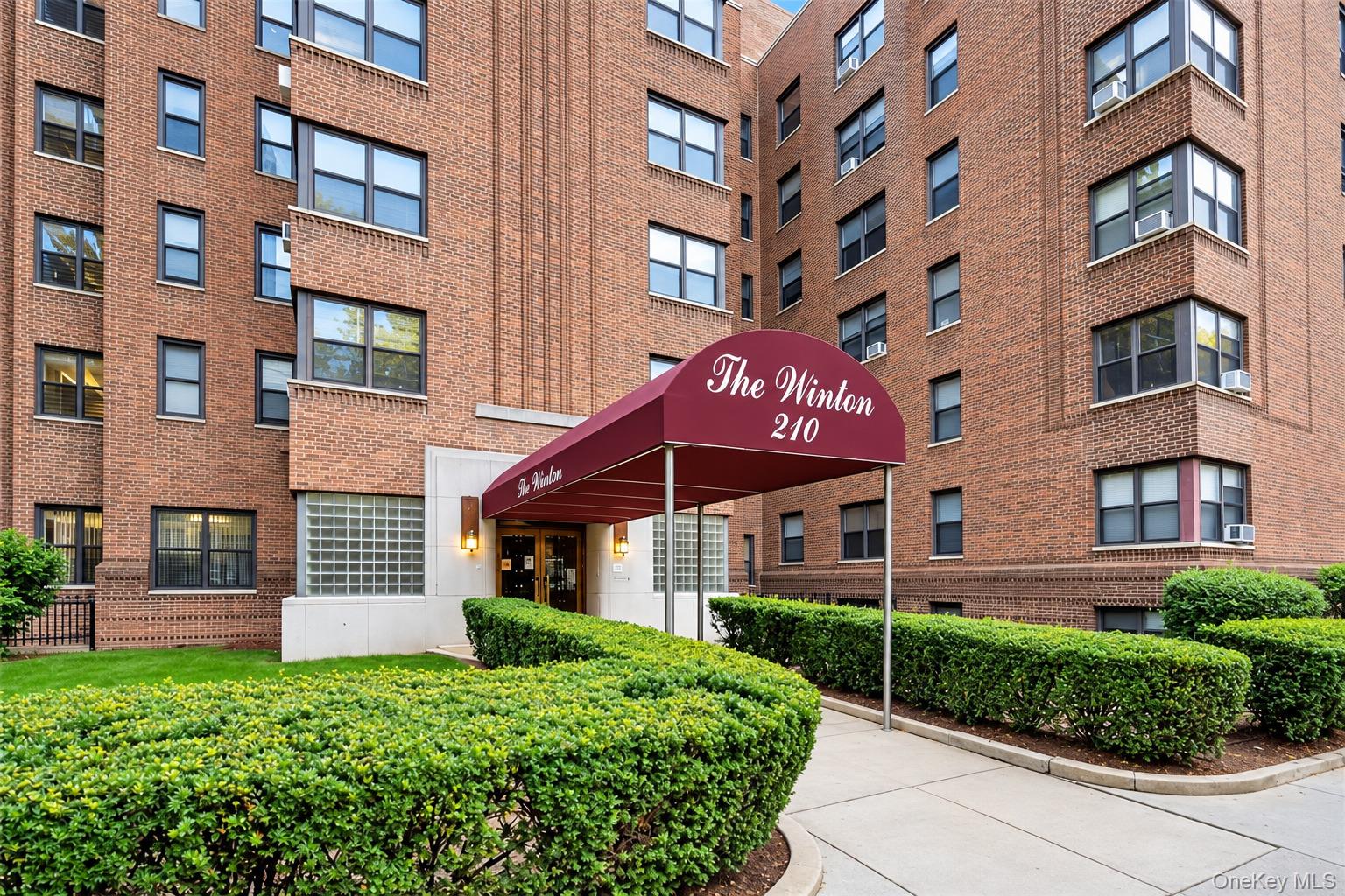 210 Martine Avenue, Apt 5-L, White Plains, NY 10601