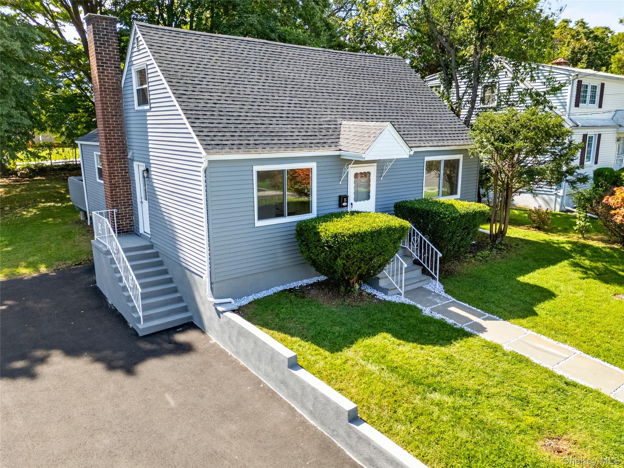 16 Saratoga Road, White Plains, NY 10607