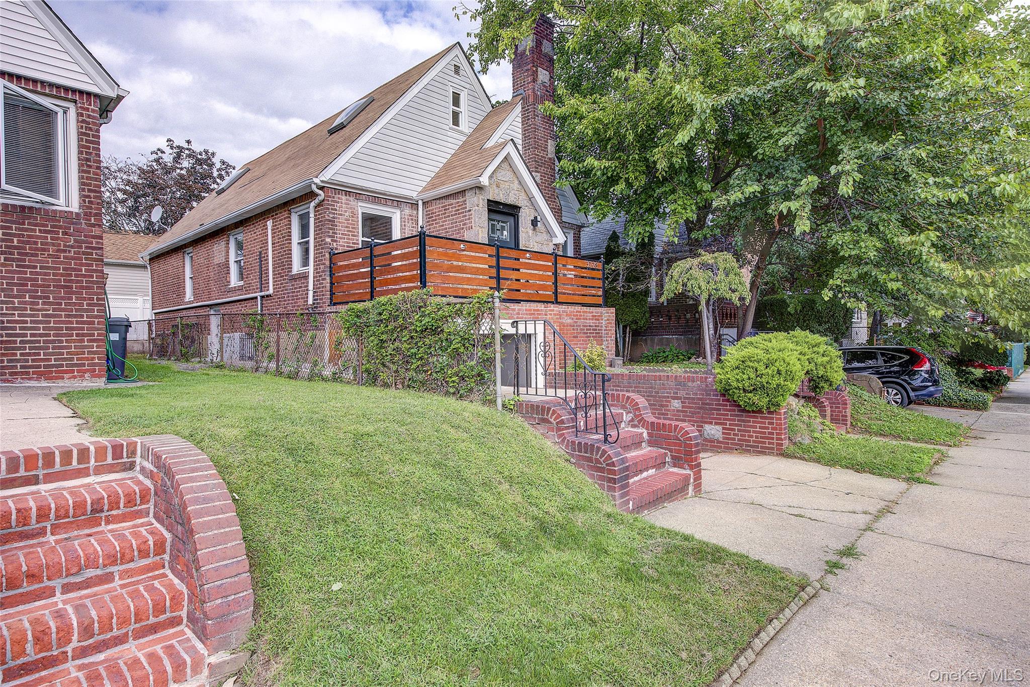 32-28 Utopia Parkway, Flushing, NY 11358