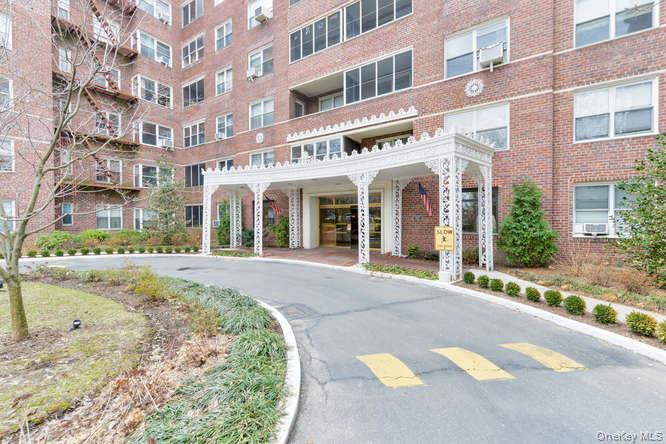 67-38 108th Street, Apt B52, Forest Hills, NY 11375