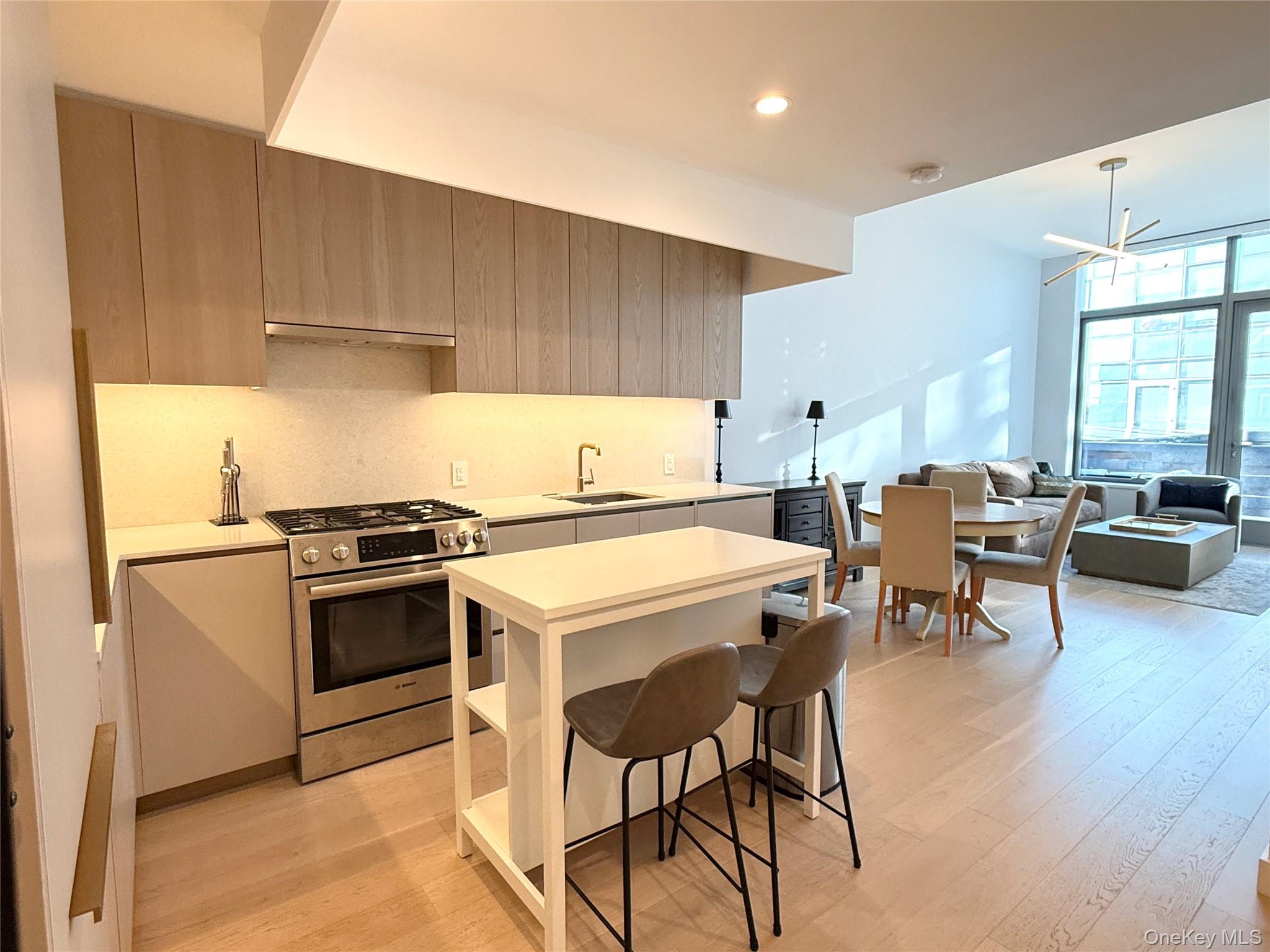 3 Court Square, Apt 533, Long Island City, NY 11101