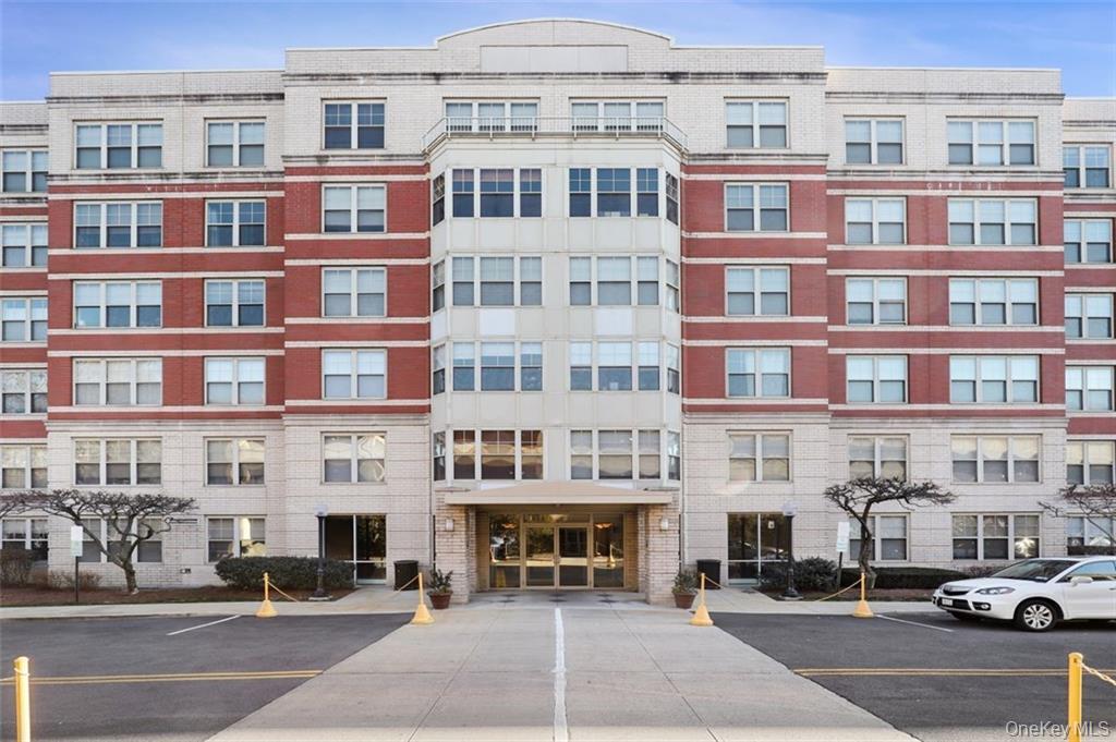 300 Mamaroneck Avenue, Apt 421, White Plains, NY 10605