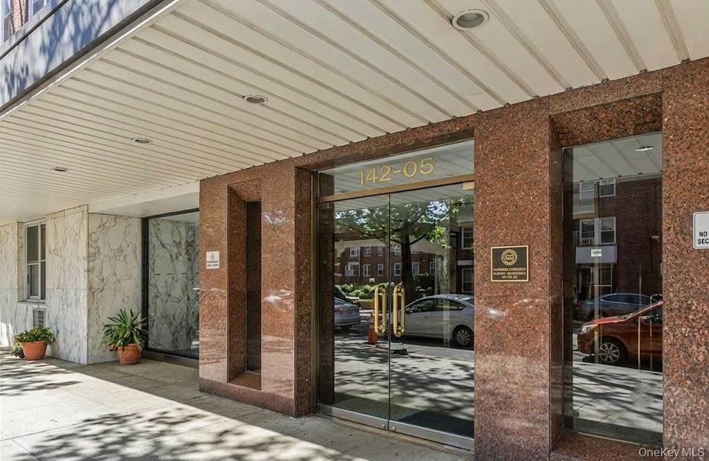 142-05 Roosevelt Avenue, Apt 415, Flushing, NY 11354
