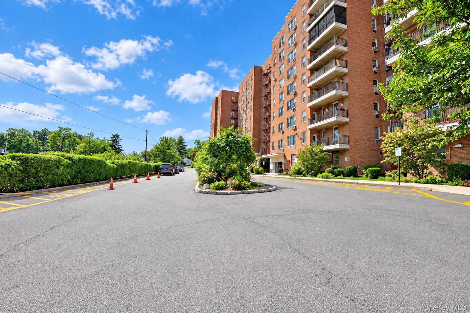 245 Rumsey Road, Apt 8-R, Yonkers, NY 10701