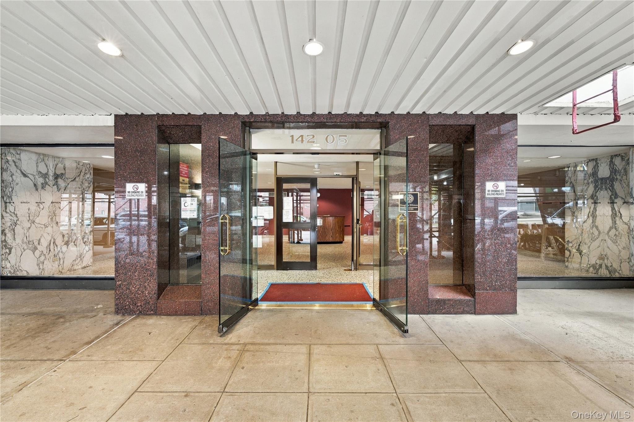 142-05 Roosevelt Avenue, Apt 206, Flushing, NY 11354