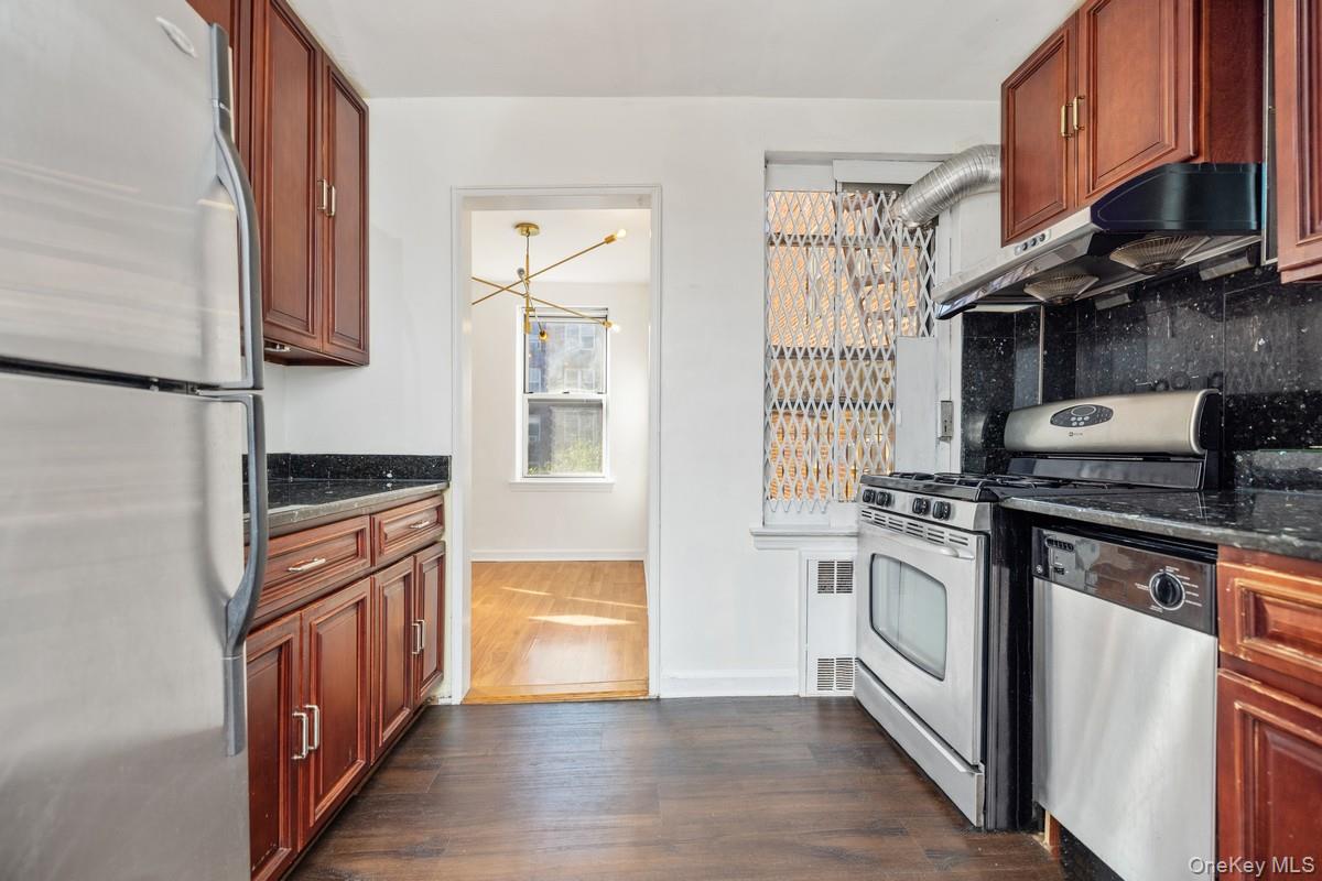 67-10 108th Street, Apt 4-A, Forest Hills, NY 11375