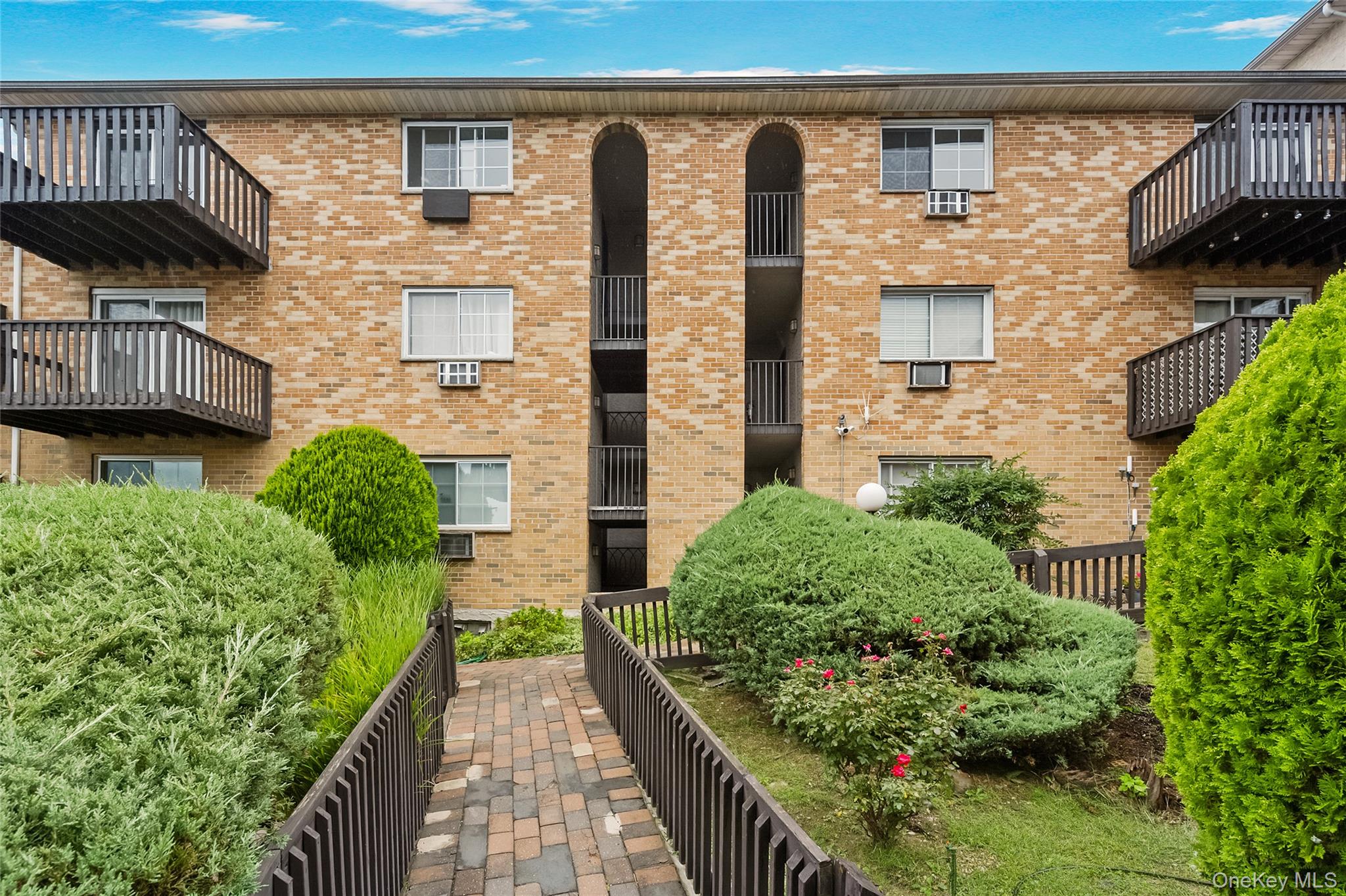 351 N Broadway, Apt 2-I, Yonkers, NY 10701