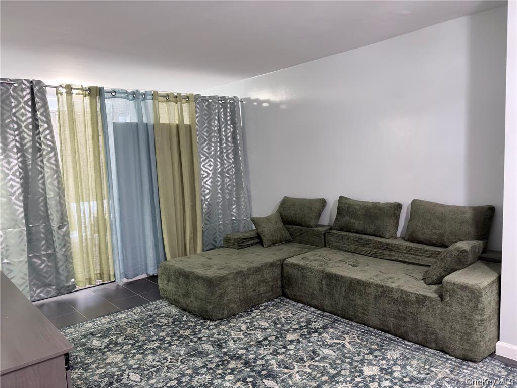 1020 Grand Concourse, photo 2