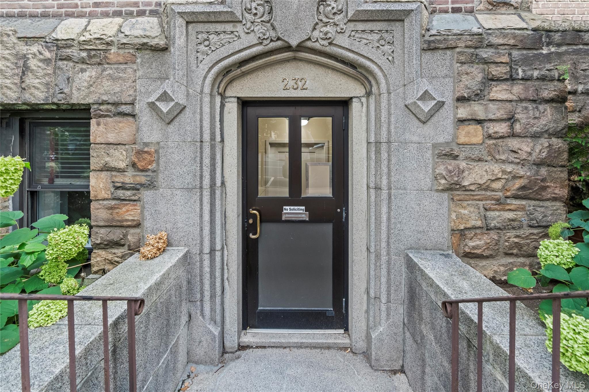 232 Martine Avenue, Apt BD/BC, White Plains, NY 10601