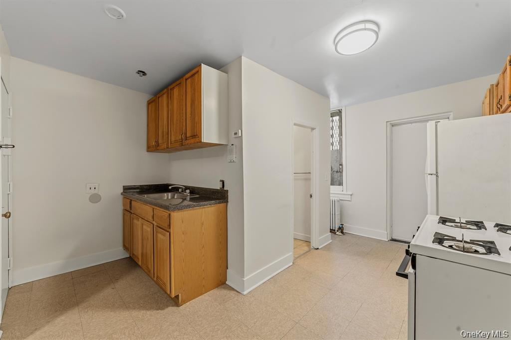 158 Willow Street, Apt 4-B, Yonkers, NY 10701