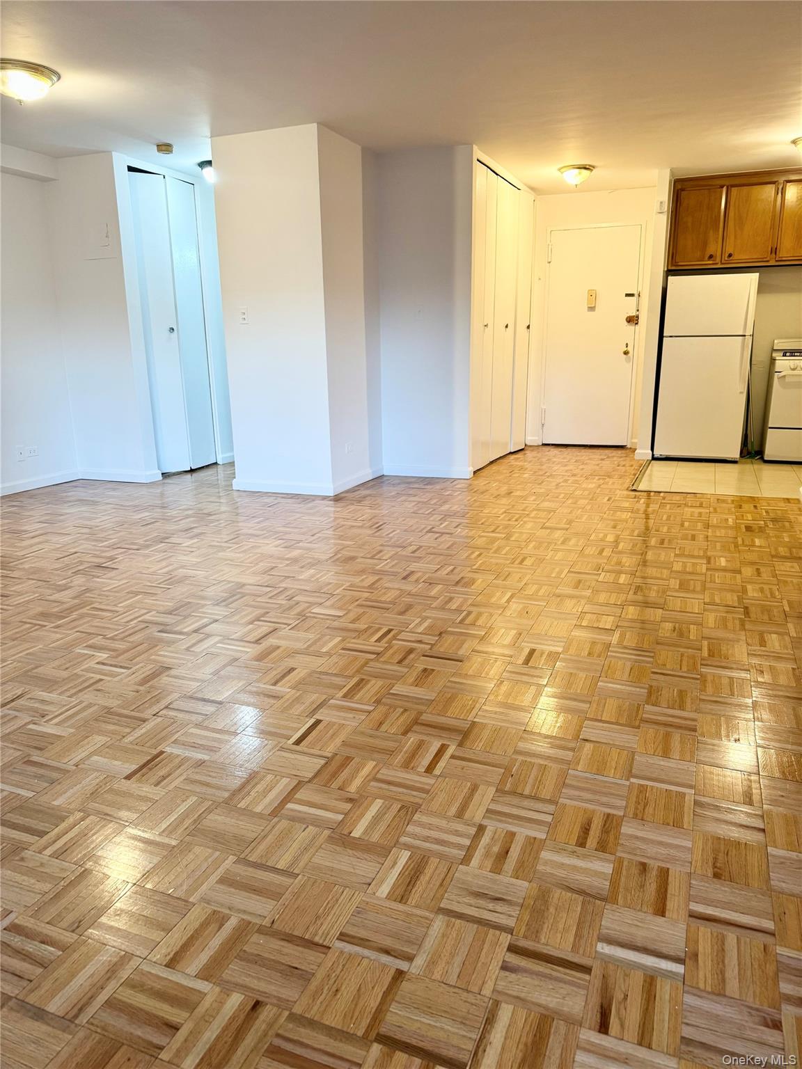 85-15 Main Street, photo 5